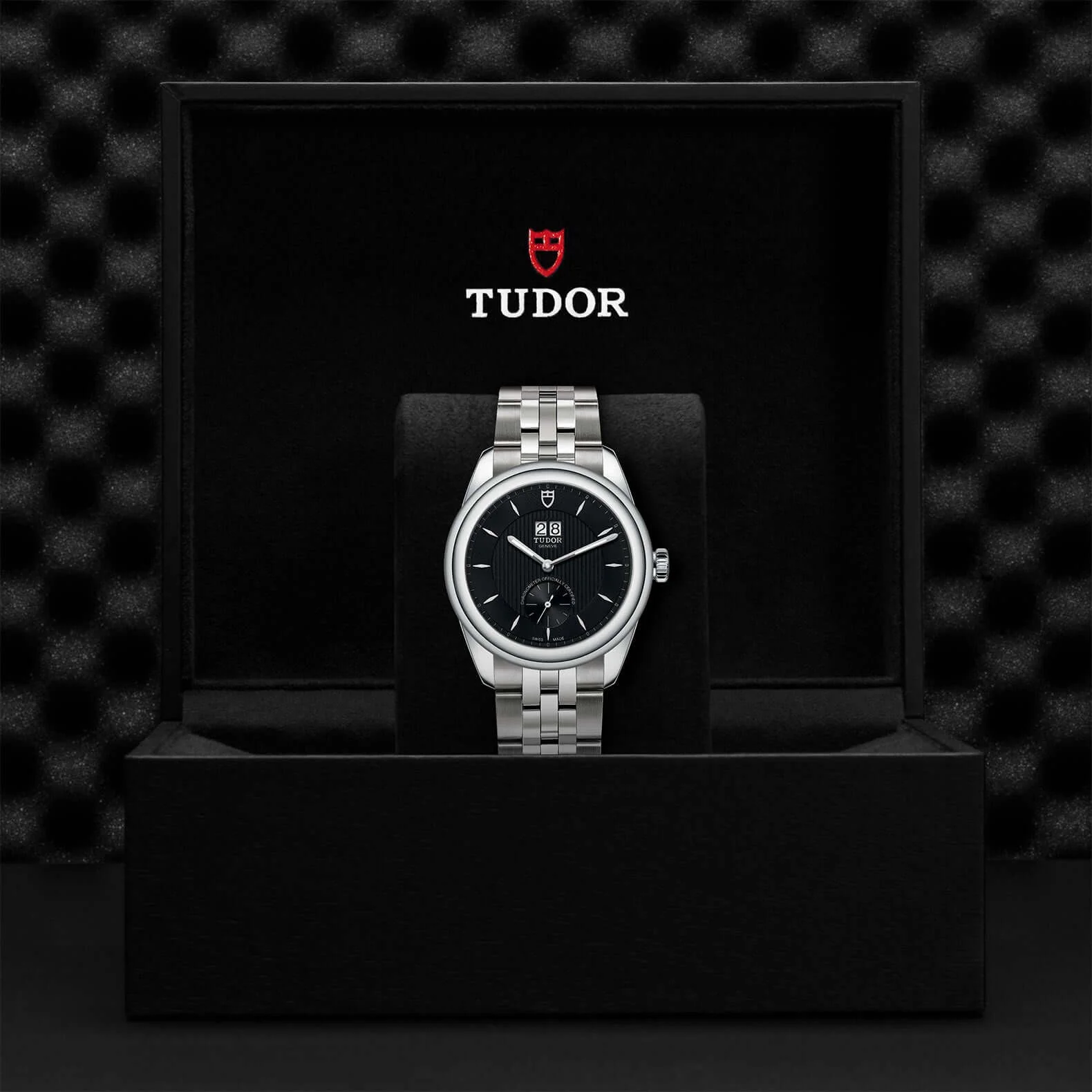 Tudor Glamour Double Date - Image 3
