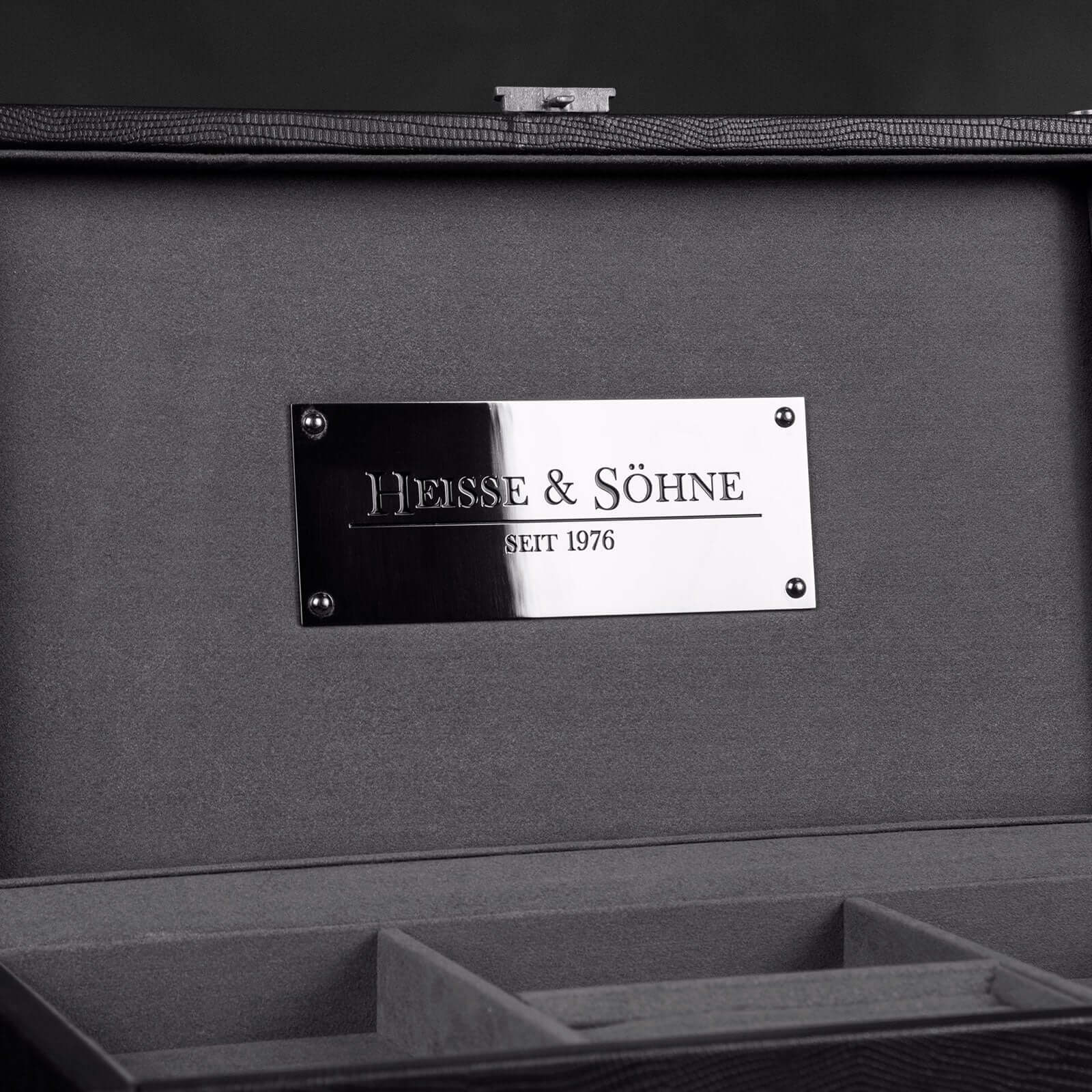 Verne Black 3 Watches - Image 5